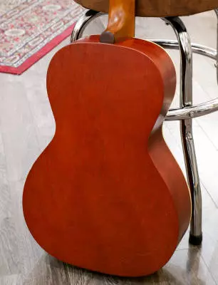 Art & Lutherie Ami Spruce Parlor Acoustic Guitar in Burgundy 2